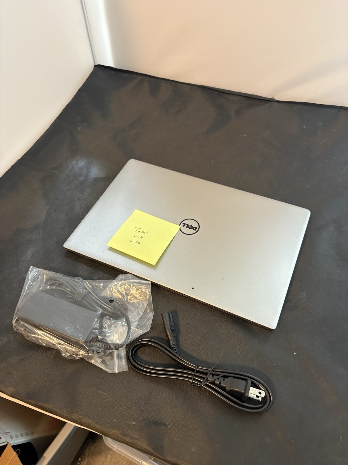 Dell XPS 13 9350, Intel Core i3-6100U @2.30Ghz, 4GB RAM, 128GB SSD, W10