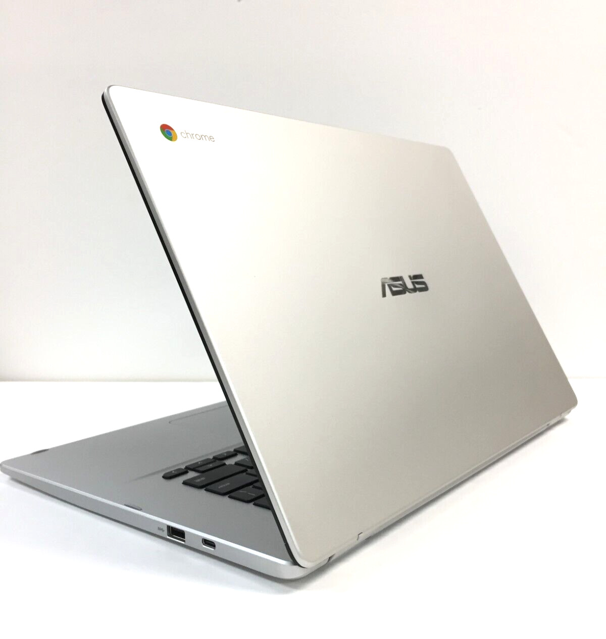 *Bad Battery* Asus C523NA-IH24T 15.6” Touch Chromebook/N4200/4GB RAM/64GB eMMC