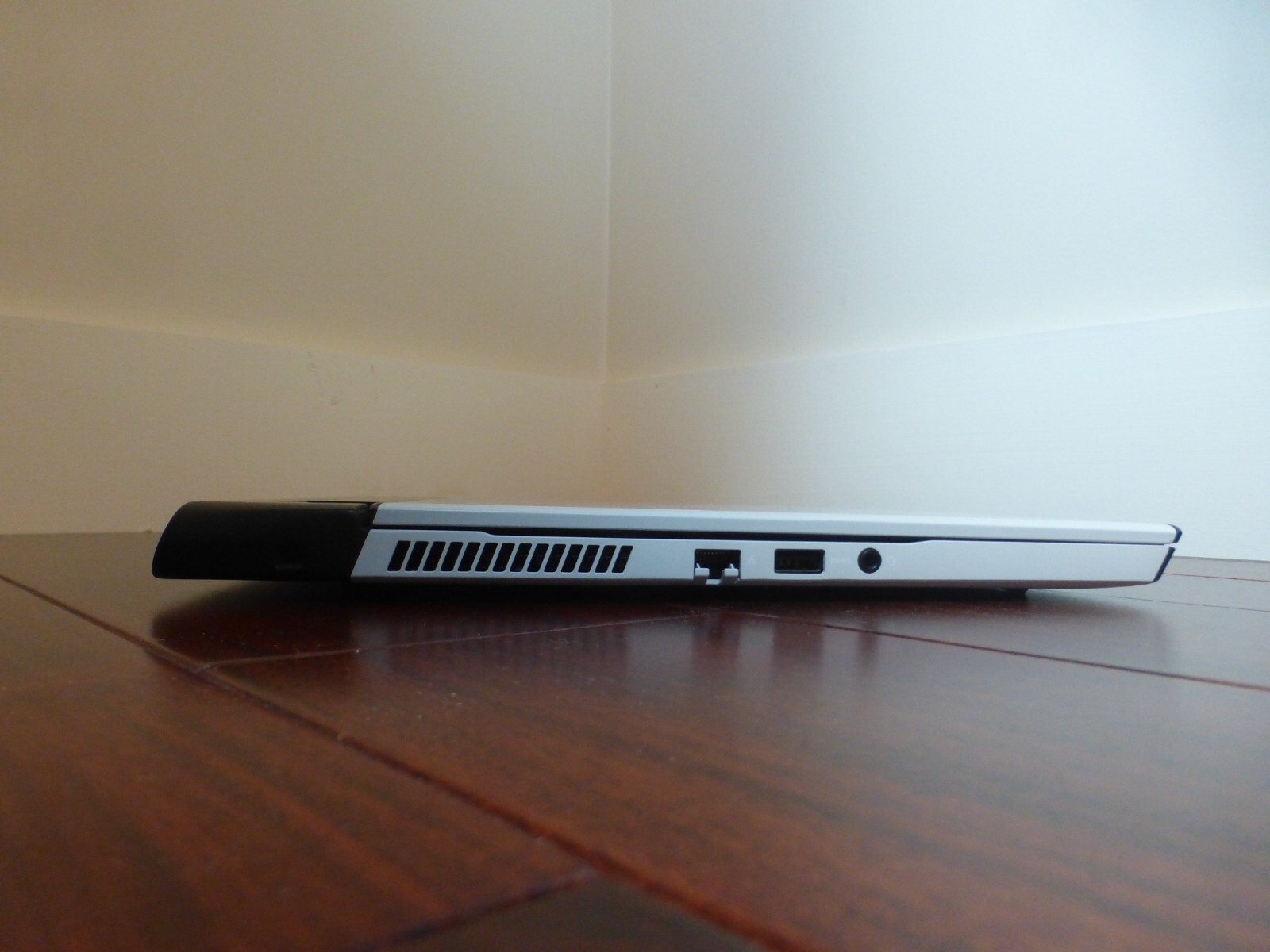 Alienware M15 R4 15.6″ 1080p 300hz, i9 10980HK, 1TB/32GB, Nividia RTX 3070