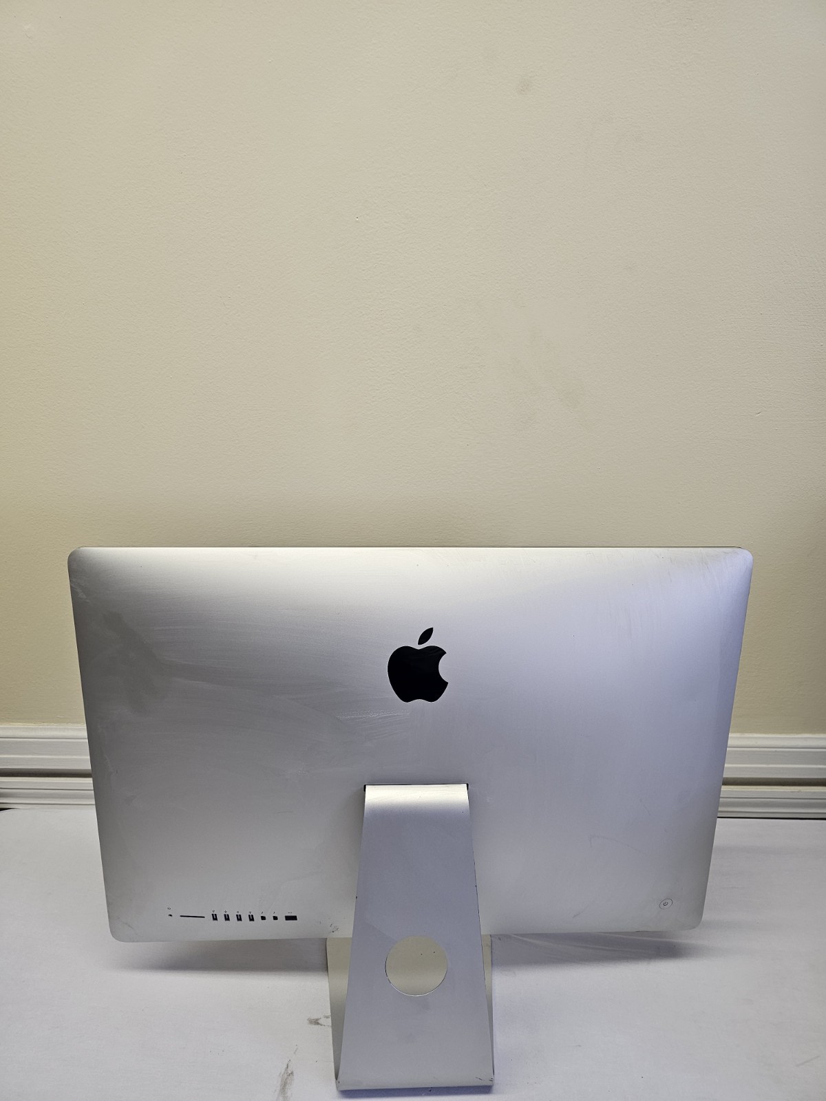 Apple iMac Late 2015 Computer – Intel i5 – 8GB RAM – 500GB SSD – Read Desc.
