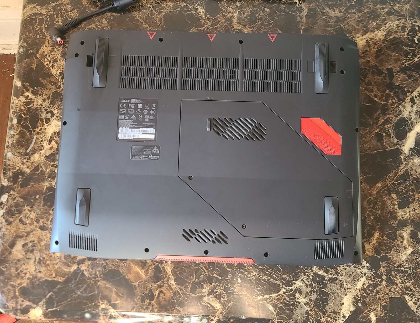 ACER PREDATOR 17 X GAMING LAPTOP CORE i7-7700HQ 16GB RAM GTX 1080 512GB NVMe.