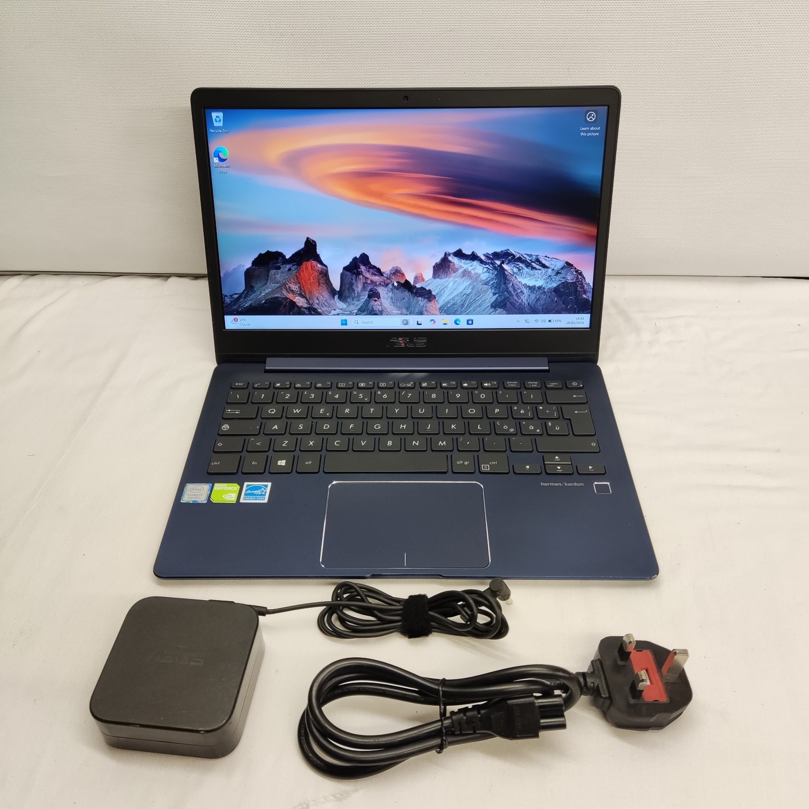 ASUS ZENBOOK UX331U 8GB RAM CORE I7-8550U NVIDIA GEFORCE MX150 512GB SSD LAPTOP