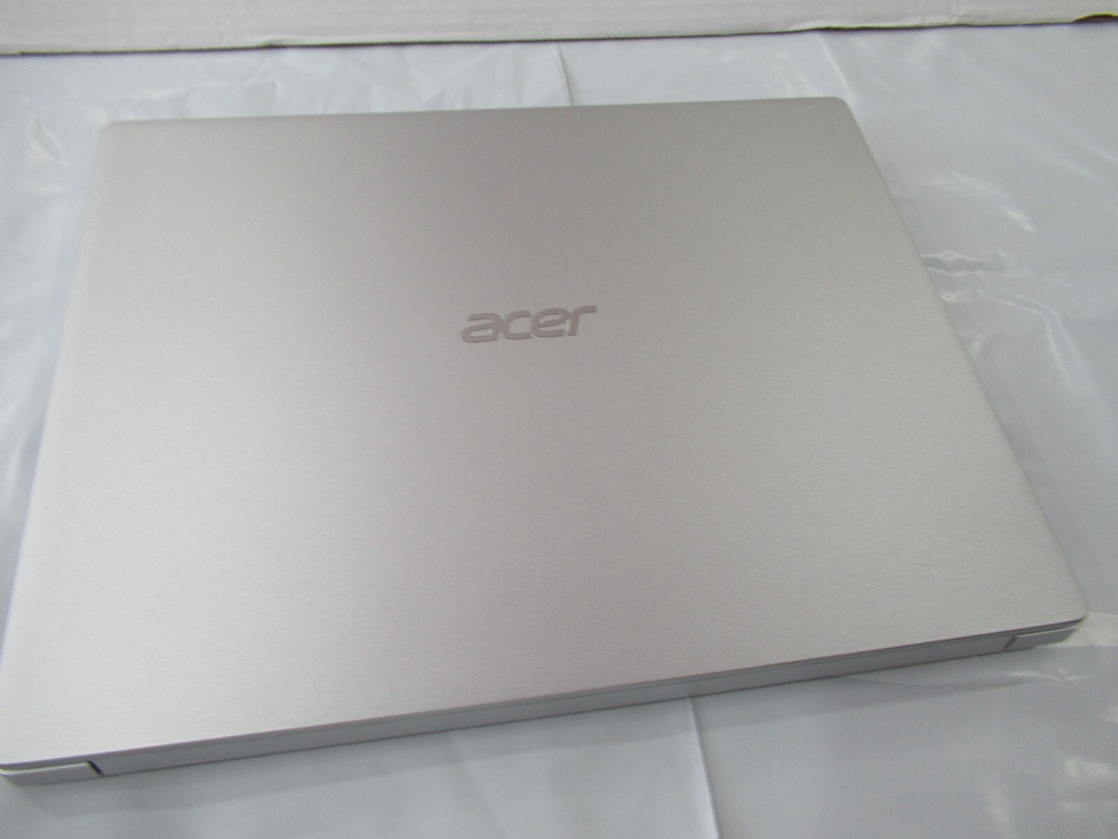 Acer SF313-52-526M Swift 3 13.5″ QHD i5-1035G4 1.1GHz Intel Iris Plus Graphics