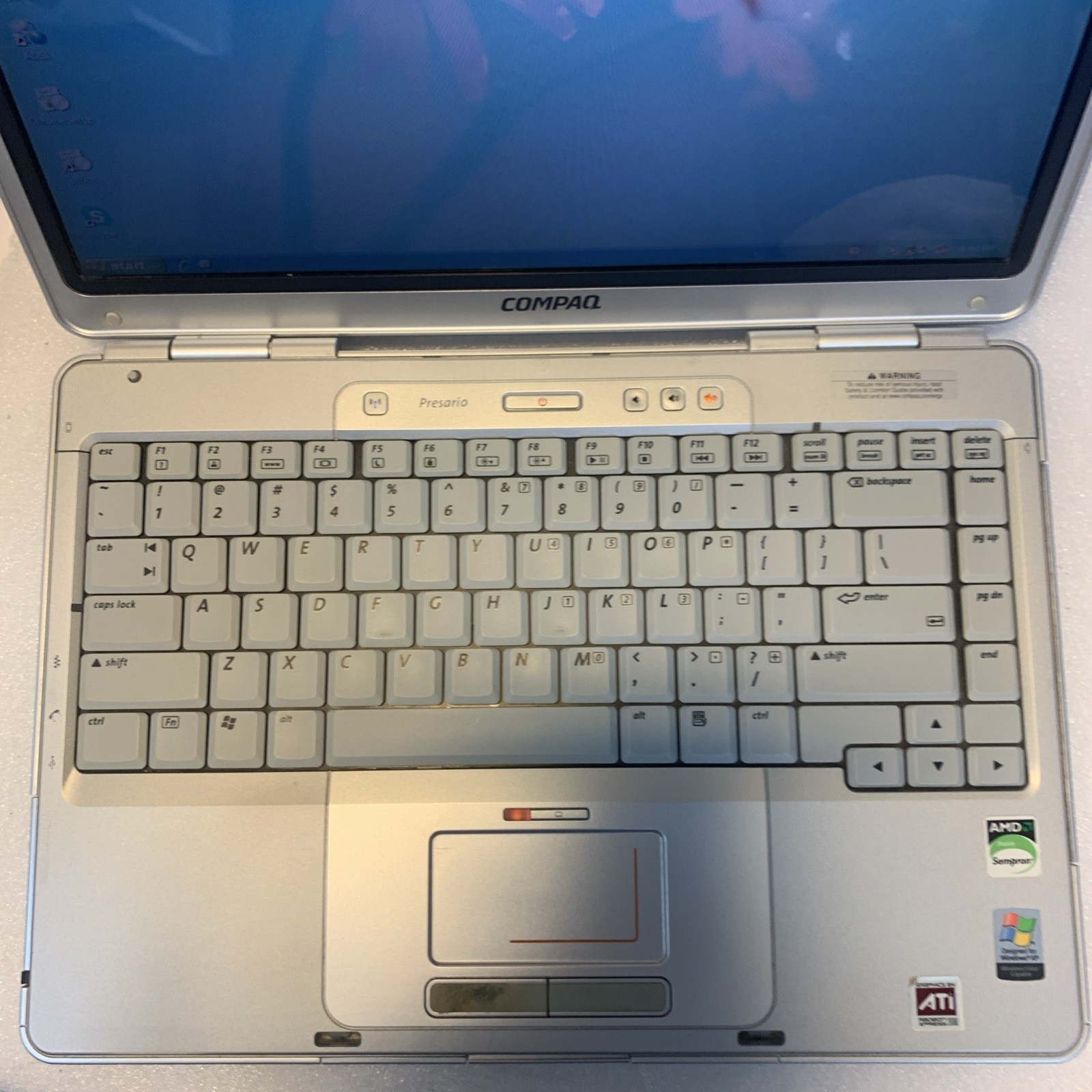 Compaq Predation V2000 AMD Septum 3100+ 1.8GHZ 2GB 40GB Windows XP SP3 Laptop