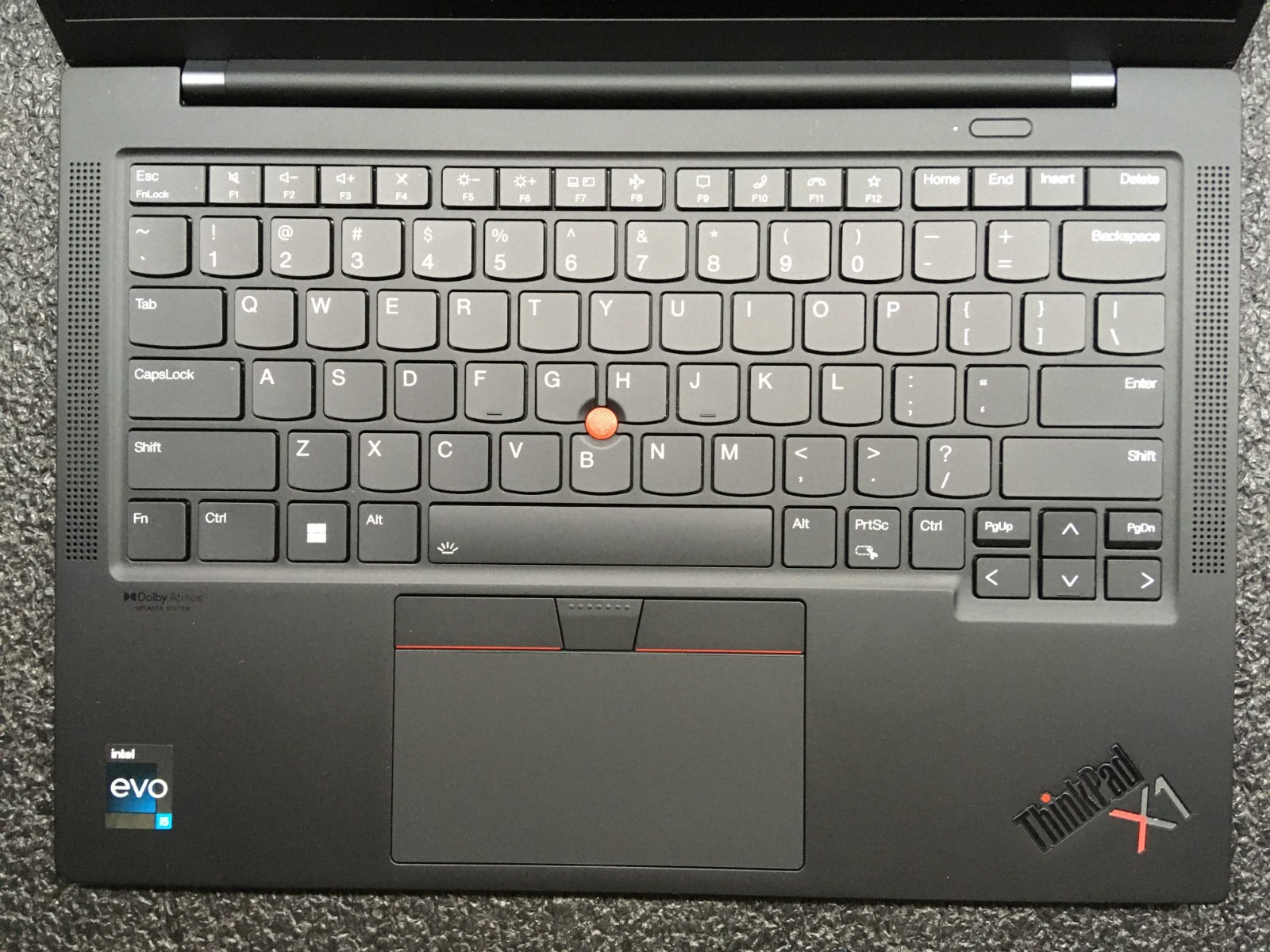 Lenovo ThinkPad X1 Carbon Gen 10 Core i5-1235U, 16GB , 512GB Battery not charge