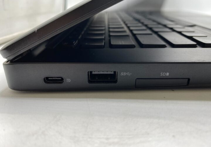 Dell Latitude 5480 14″ Laptop Intel Core i7-7820HQ 2.90GHz 16GB RAM 256GB SSD