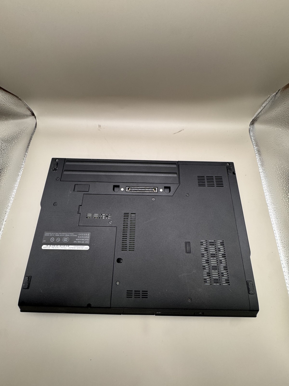 Dell Latitude E5400 laptop, (Celeron 900, 4 GB DDR2, No Drive/OS, No Battery)