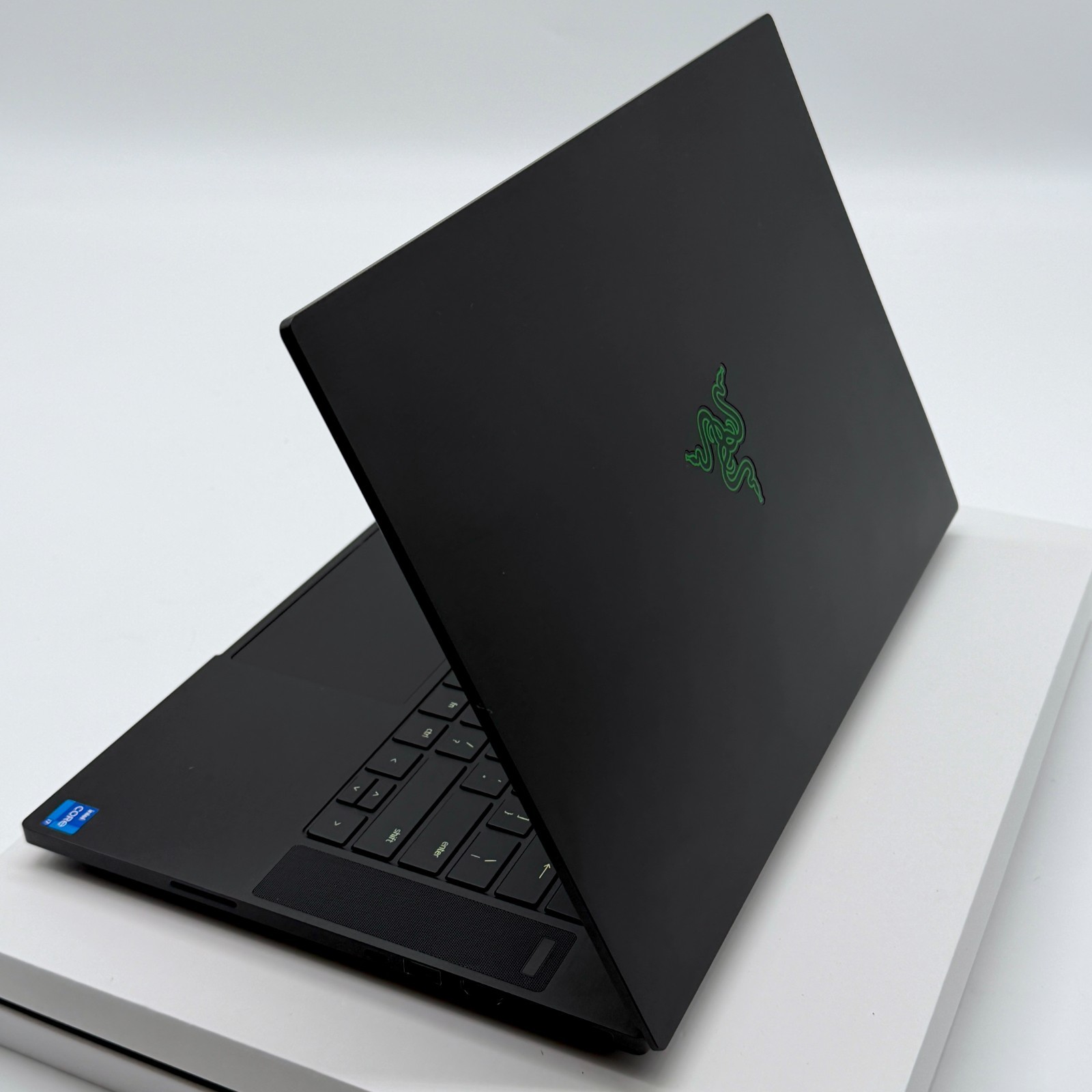 Razer Blade Black Gaming Laptop 240Hz 2K i7-11800H 2.30GHz 32GB RTX 3080 1TB!