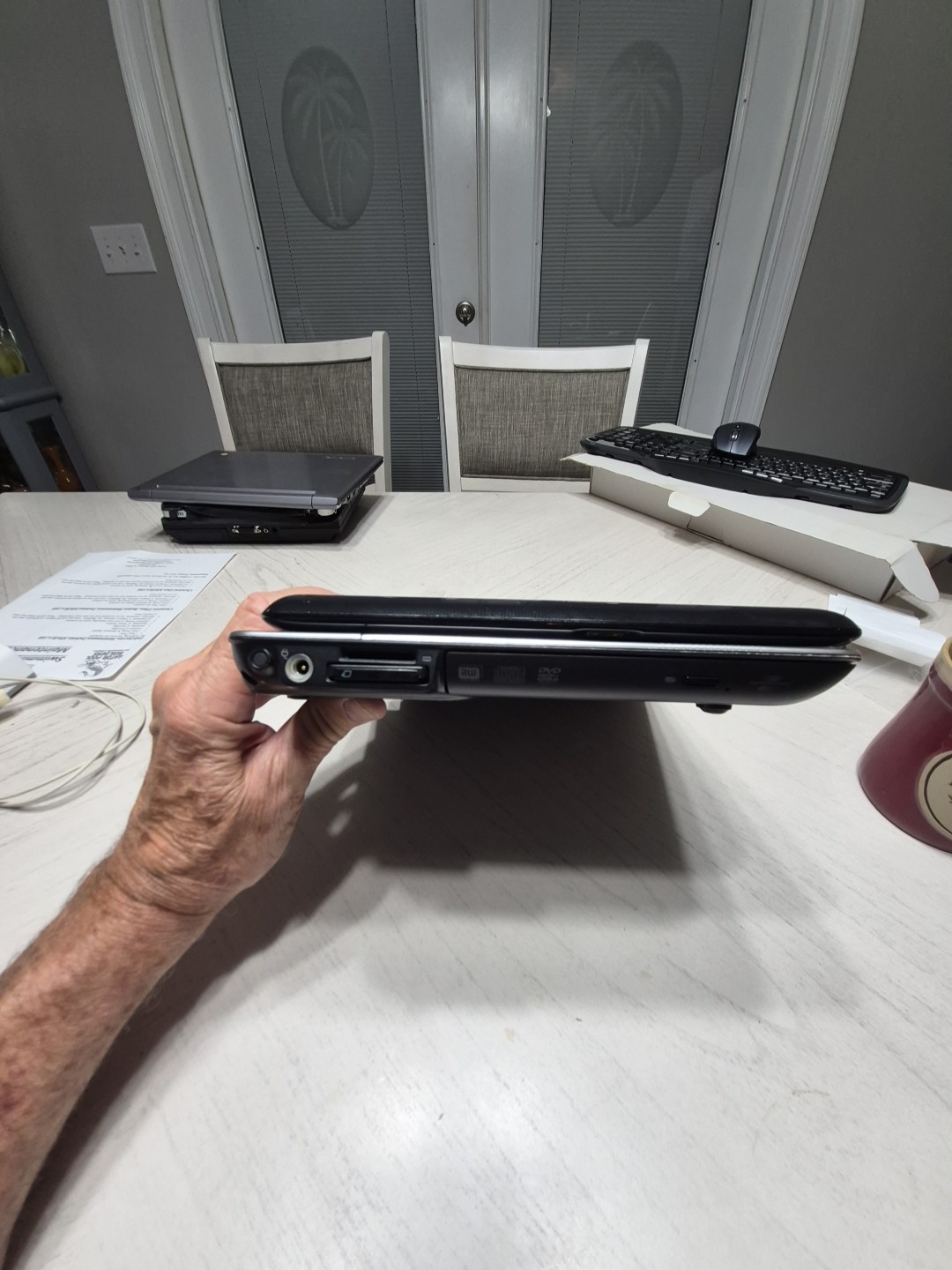 HP Pavilion 2000 *TURNS ON For A Second No Cord