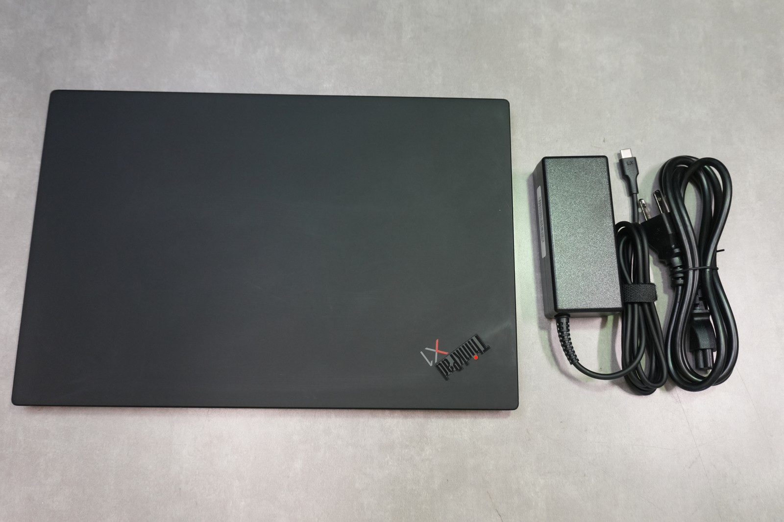 Lenovo ThinkPad X1 Carbon Gen 8 i7-10510U 16GB 1TB SSD 14in W11P AS-IS READ