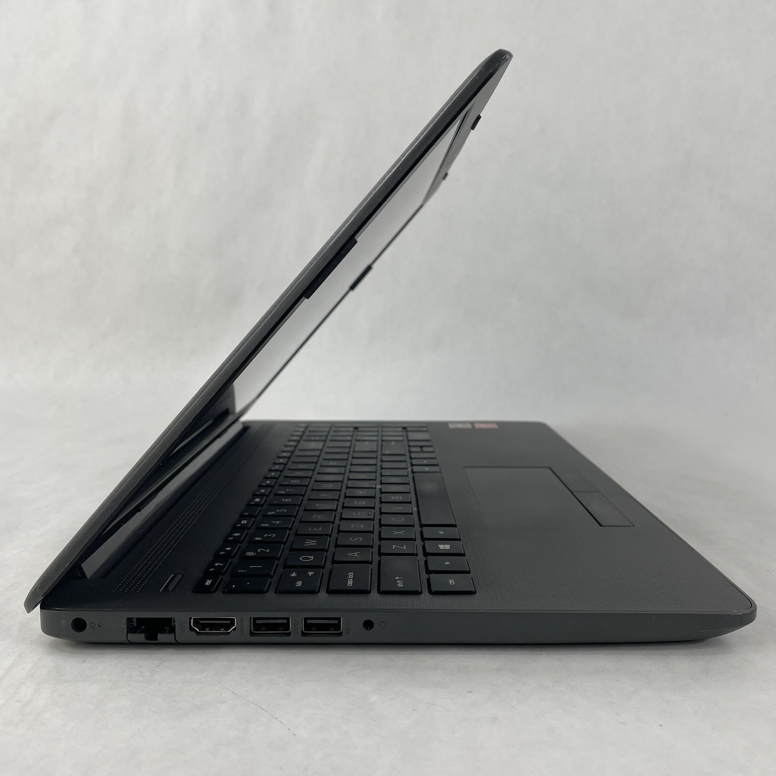 HP 255 G7 15.6″ Ryzen 3 2200U 2.50 GHz 8 GB RAM No SSD/OS/AC – Scratched