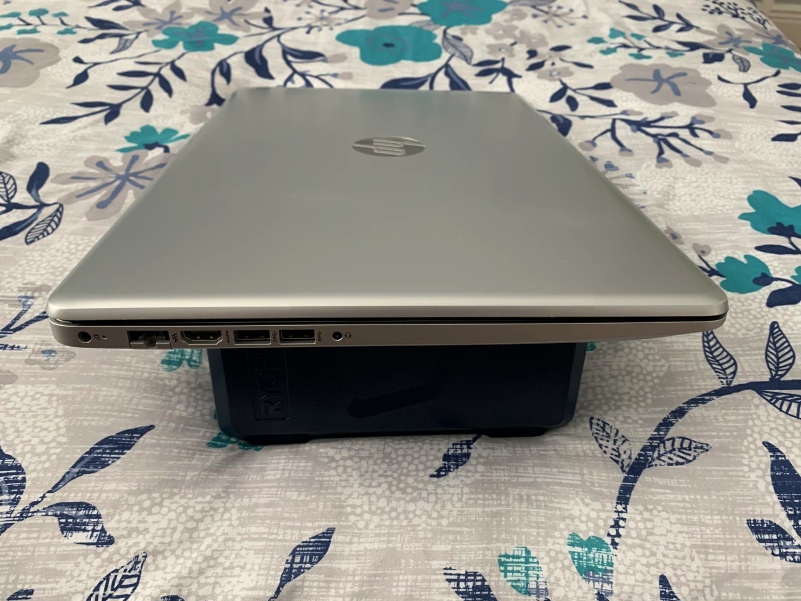 HP 17-ca1007cy AMD Ryzen™ 7 3700U with Radeon 10 1TB NVMe+1TB HDD 16GB MEM WIN11
