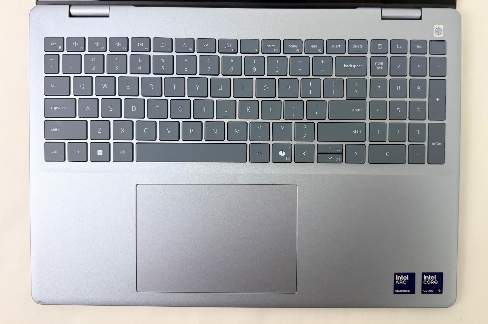Dell 16 Plus DB16250 16″ 1920×1200 Ultra 9 288V 32GB 1TB SSD W11H – Dmges