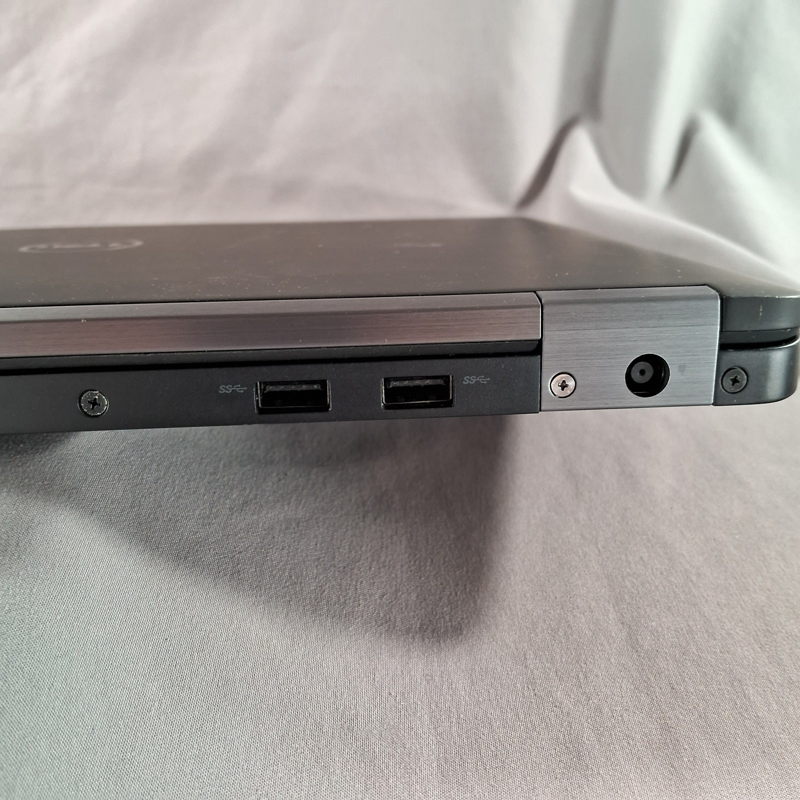 Dell E7470 14 in (512GB SSD, Intel Core i7-6600U, 2.60 GHz, 16 GB) Laptop, Win11