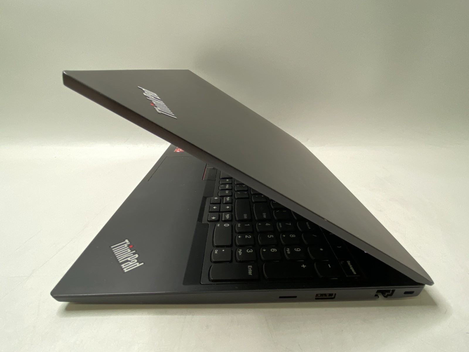 Lenovo ThinkPad E595 Ryzen 5 3500U 4GB DDR4 No OS/SSD – Damaged Screen – PARTS